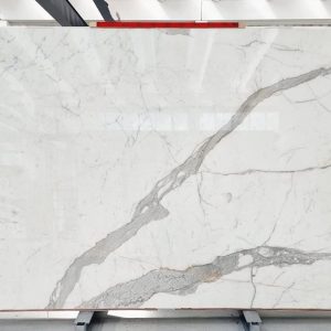 Statuario Extra marble slabs 2cm polished. ideal to use as kitchen countertops or islands, bathroom walls and floors applications